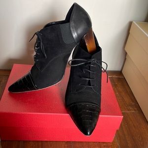 Donald J Pliner booties tortoise heel